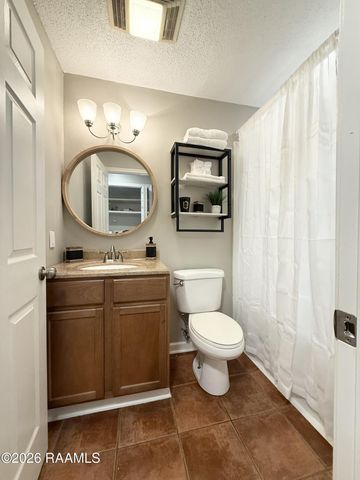 205 Long Plantation Boulevard Apt J, Lafayette, LA 70508