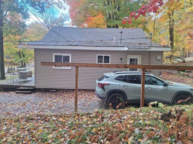 9550 Golf Port Drive #202, Stanwood, MI 49346