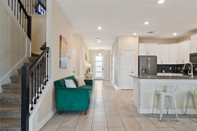 8834 CABOT CLIFFS DRIVE, Davenport, FL 33896