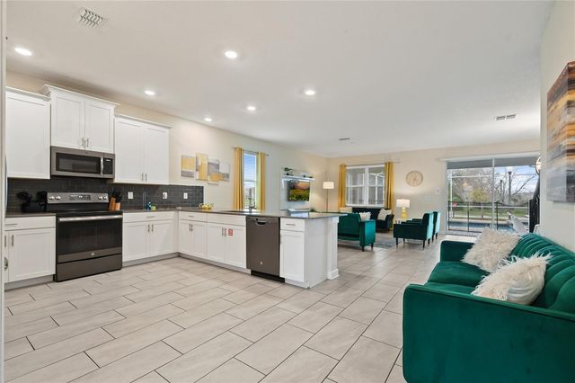 8834 CABOT CLIFFS DRIVE, Davenport, FL 33896