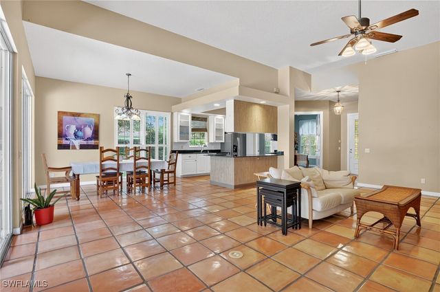 5902 Bermuda LN, Naples, FL 34119