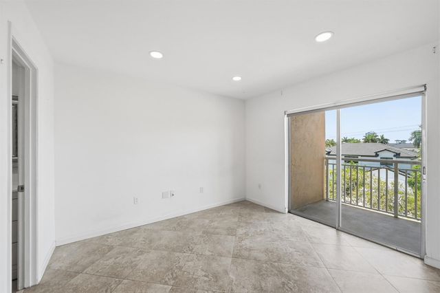 17051 NE 35th Avenue 307, North Miami Beach, FL 33160