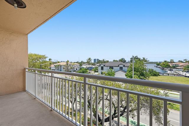 17051 NE 35th Avenue 307, North Miami Beach, FL 33160