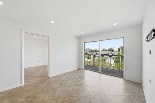 17051 NE 35th Avenue 307, North Miami Beach, FL 33160