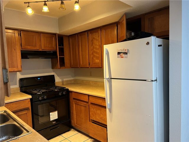 2679 Jacyra Avenue, Las Vegas, NV 89121