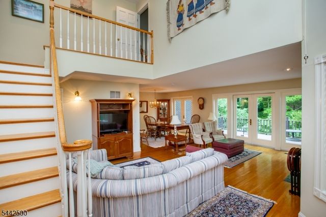 13 Rock Creek Woods, Lambertville City, NJ 08530
