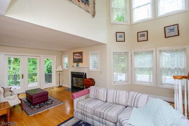 13 Rock Creek Woods, Lambertville City, NJ 08530