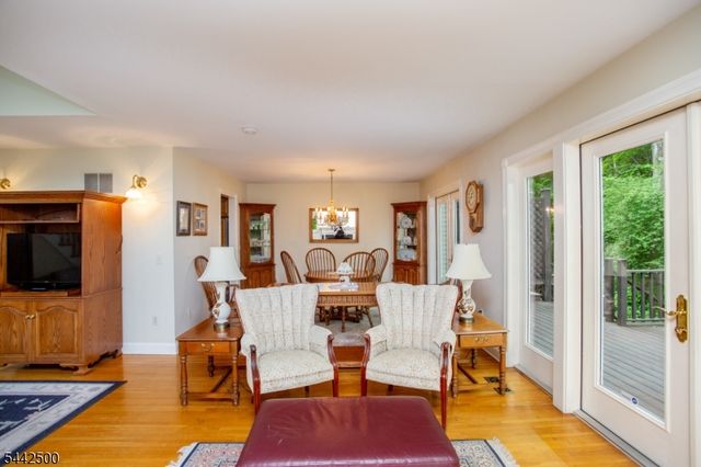 13 Rock Creek Woods, Lambertville City, NJ 08530
