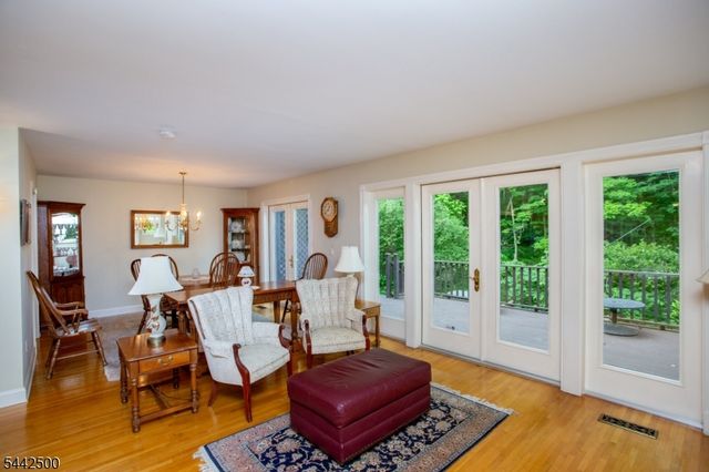 13 Rock Creek Woods, Lambertville City, NJ 08530