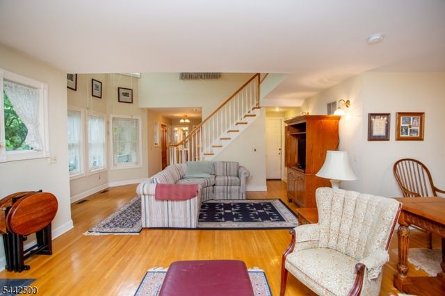 13 Rock Creek Woods, Lambertville City, NJ 08530