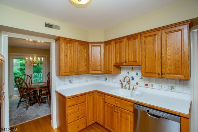 13 Rock Creek Woods, Lambertville City, NJ 08530