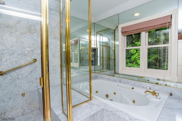 13 Rock Creek Woods, Lambertville City, NJ 08530