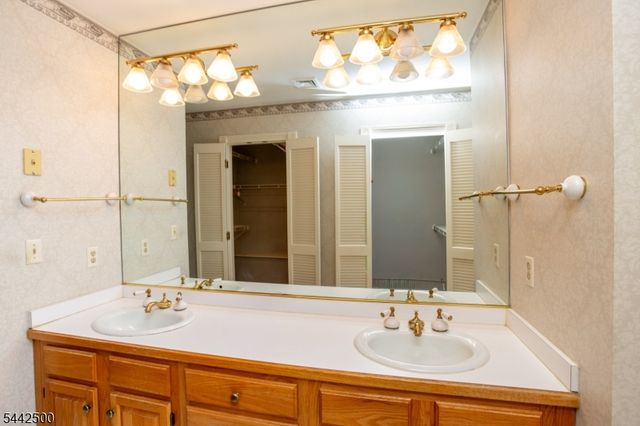13 Rock Creek Woods, Lambertville City, NJ 08530