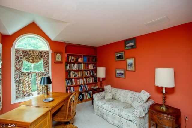 13 Rock Creek Woods, Lambertville City, NJ 08530