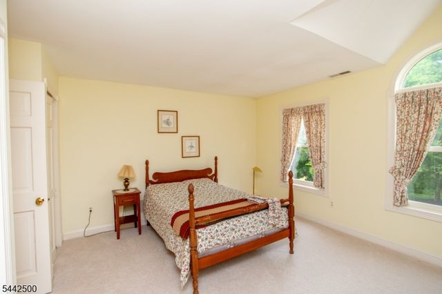 13 Rock Creek Woods, Lambertville City, NJ 08530