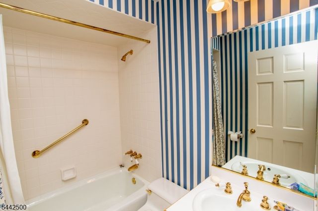 13 Rock Creek Woods, Lambertville City, NJ 08530