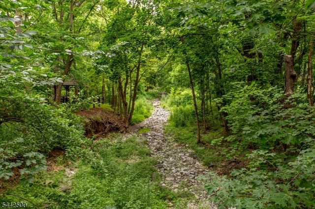 13 Rock Creek Woods, Lambertville City, NJ 08530