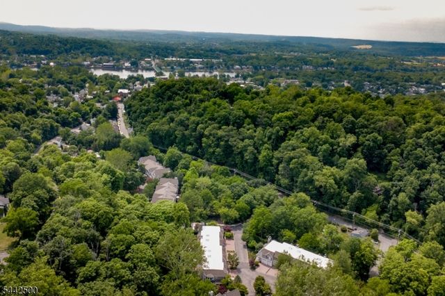 13 Rock Creek Woods, Lambertville City, NJ 08530