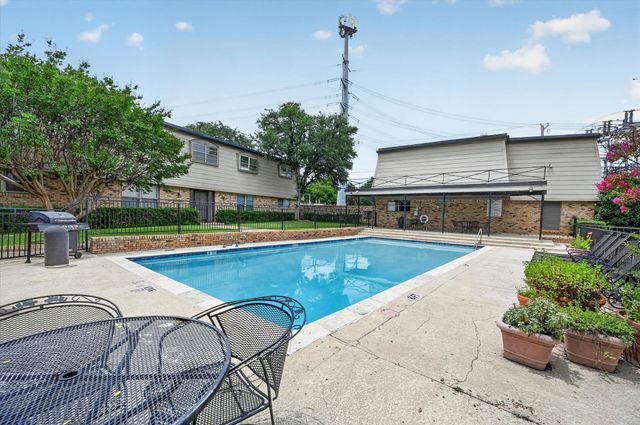 7929 Royal Lane 220, Dallas, TX 75230