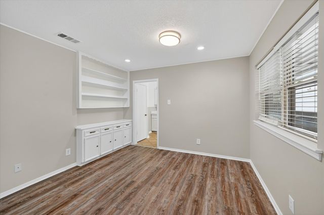 7929 Royal Lane 220, Dallas, TX 75230