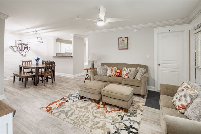 1725 Harvey Mitchell Parkway S 2224, College Station, TX 77840