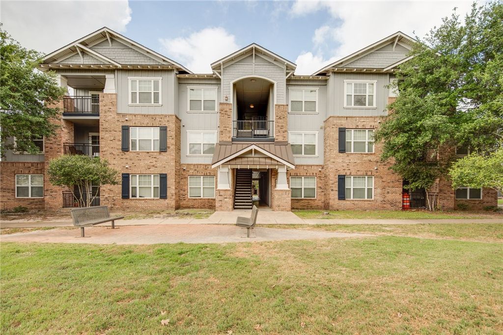 1725 Harvey Mitchell Parkway S 2224, College Station, TX 77840