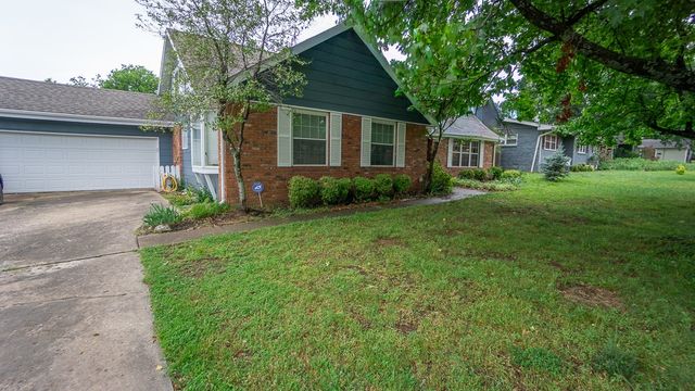 1847 E Wheeler Avenue, Fayetteville, AR 72703
