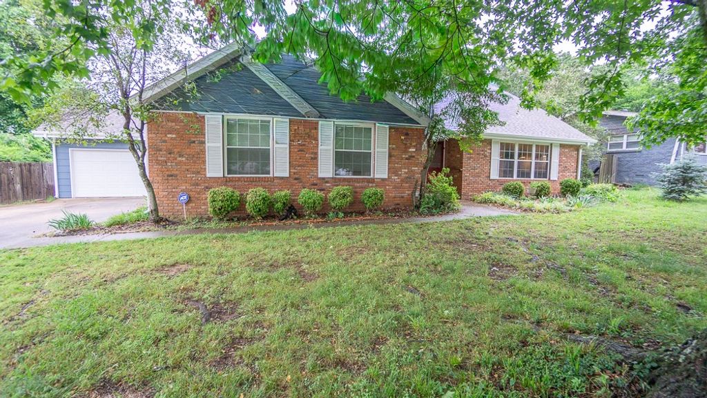 1847 E Wheeler Avenue, Fayetteville, AR 72703