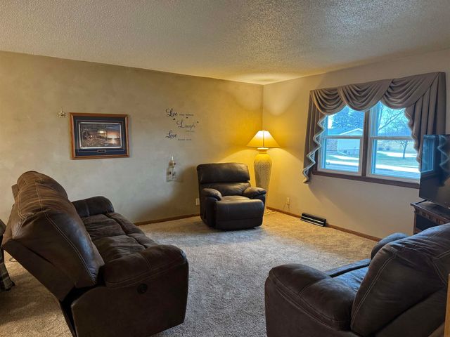 404 Birch Drive, Fredericksburg, IA 50630