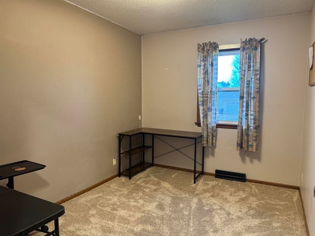 404 Birch Drive, Fredericksburg, IA 50630