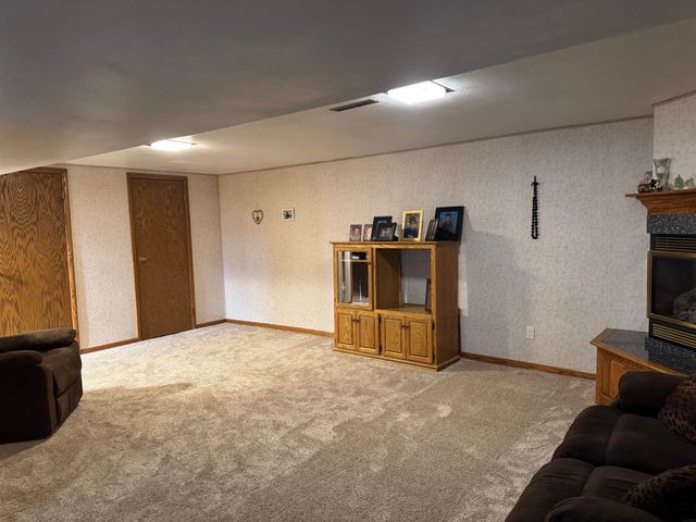 404 Birch Drive, Fredericksburg, IA 50630