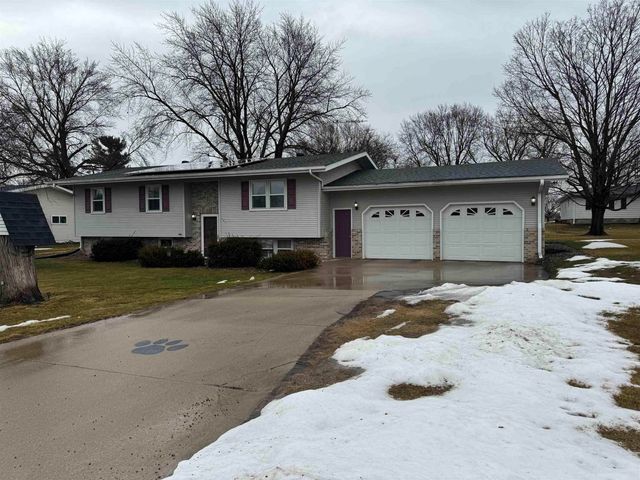 404 Birch Drive, Fredericksburg, IA 50630