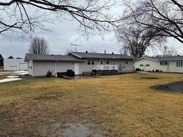 404 Birch Drive, Fredericksburg, IA 50630