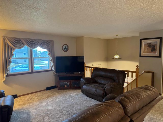 404 Birch Drive, Fredericksburg, IA 50630