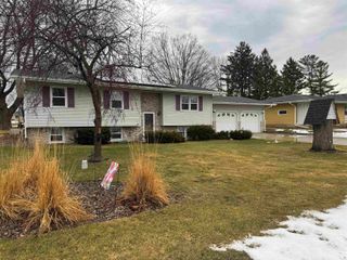 404 Birch Drive, Fredericksburg, IA 50630