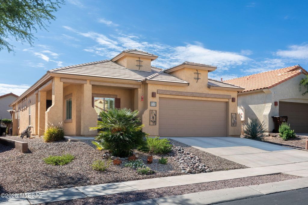 965 W Calle Valenciana, Sahuarita, AZ 85629