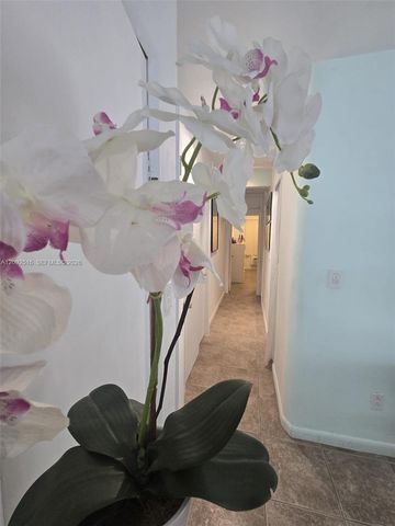 717 Espanola Way 207, Miami Beach, FL 33139