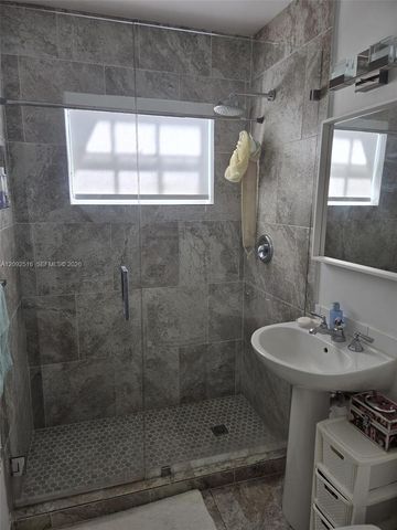 717 Espanola Way 207, Miami Beach, FL 33139