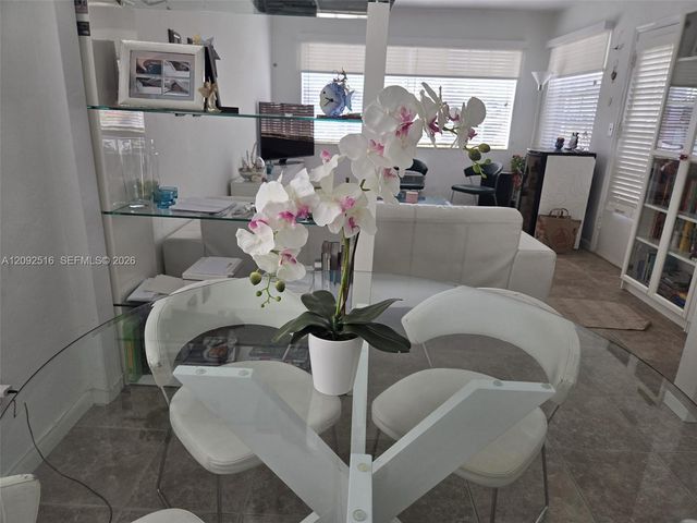 717 Espanola Way 207, Miami Beach, FL 33139