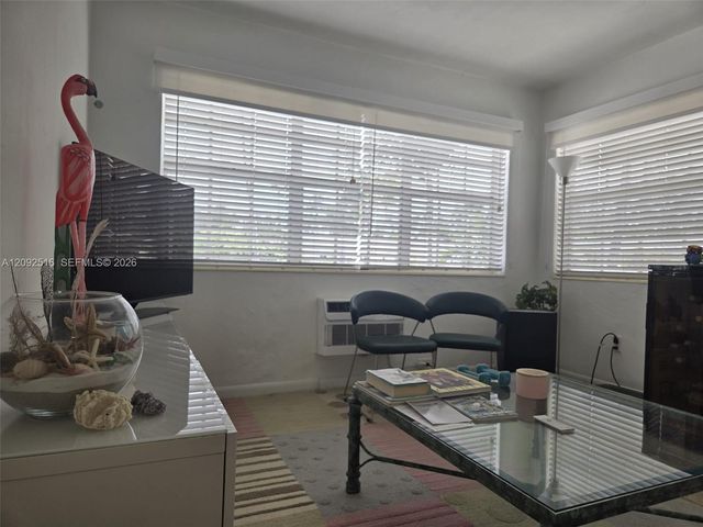 717 Espanola Way 207, Miami Beach, FL 33139