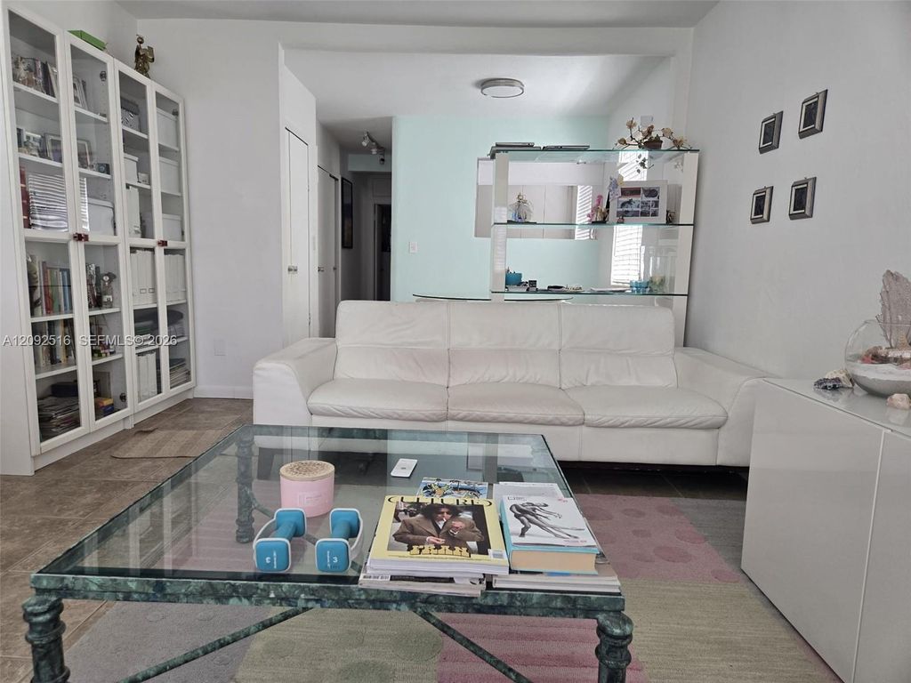 717 Espanola Way 207, Miami Beach, FL 33139