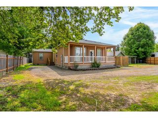 1385 TANEY St, Eugene, OR 97402