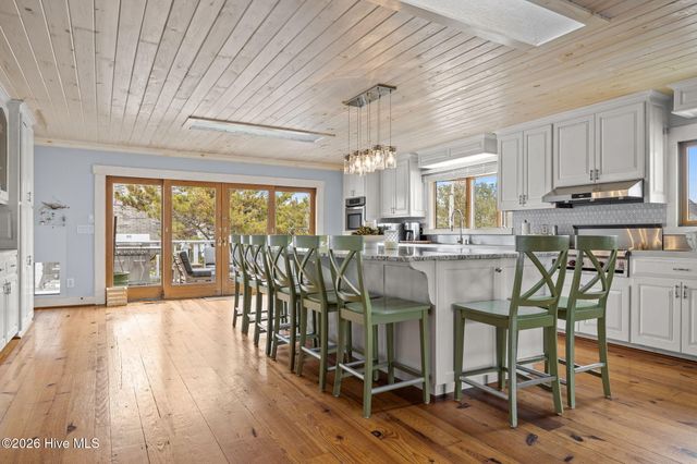 1104 Shepard Street, Morehead City, NC 28557