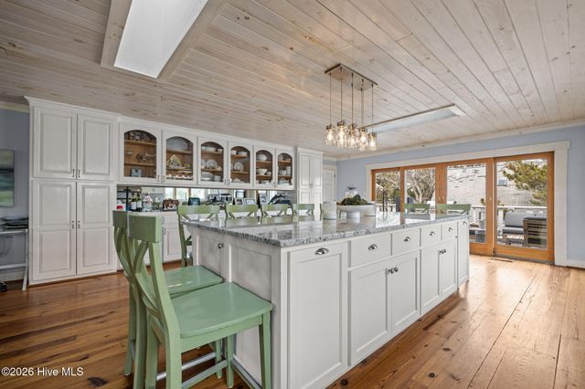 1104 Shepard Street, Morehead City, NC 28557