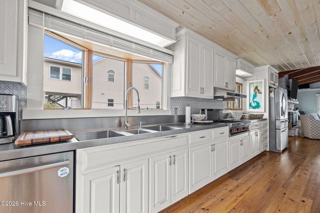 1104 Shepard Street, Morehead City, NC 28557