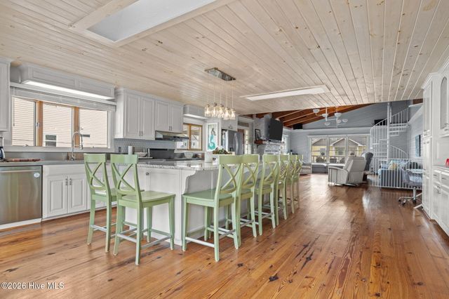 1104 Shepard Street, Morehead City, NC 28557