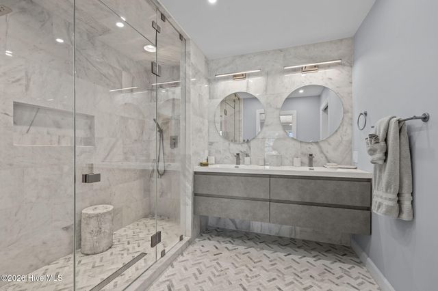 1104 Shepard Street, Morehead City, NC 28557