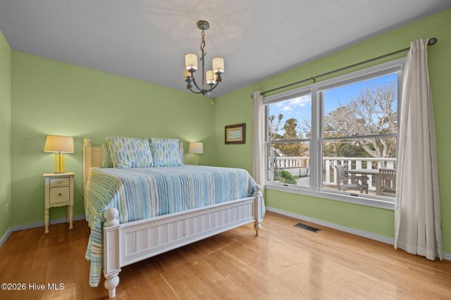 1104 Shepard Street, Morehead City, NC 28557