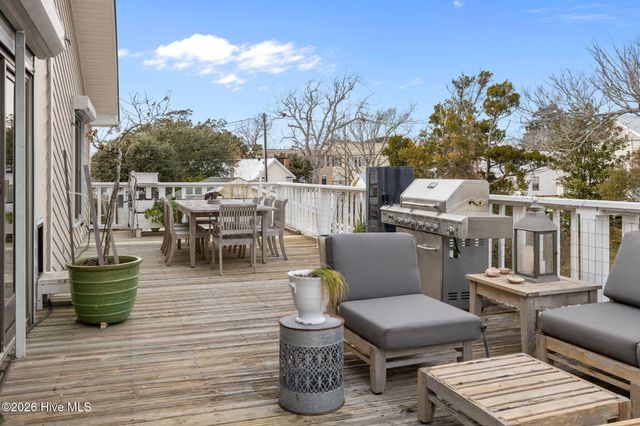 1104 Shepard Street, Morehead City, NC 28557