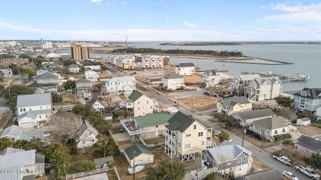 1104 Shepard Street, Morehead City, NC 28557